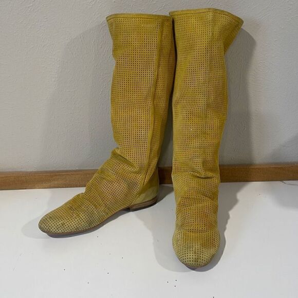 Sam Edelman Suede Pull on Boots - Picture 3 of 8